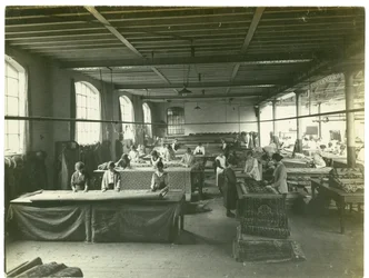 Fertigungsraum, Chenille-Abteilung, Teppichfabrik, 1923